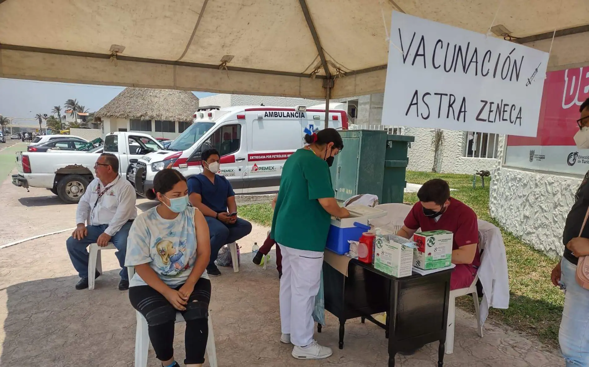 Vacunación contra el Covid-19 en playa Miramar Juan Hernández (3)